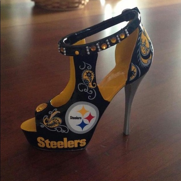 Custom NFL team heels - Picture 4 of 8
